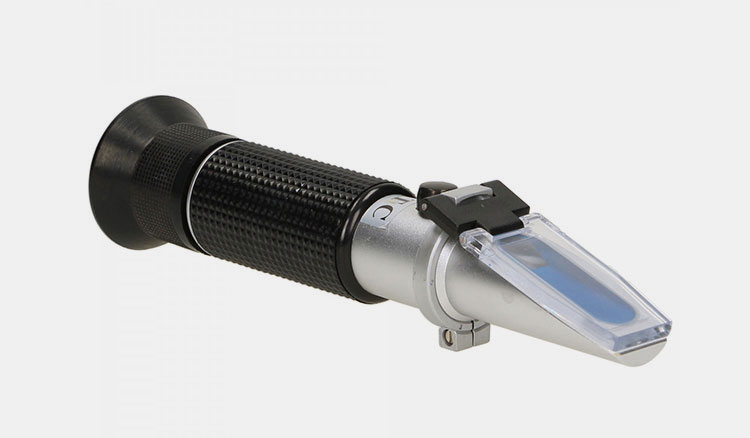 Refractometer